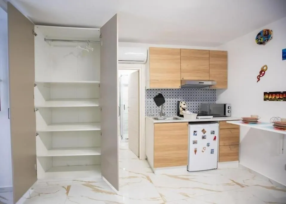 Appartamento Concordia House Centro Storico Napoli 0*,  Italia